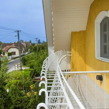 Semesterbostad Familia Nyaralo 26